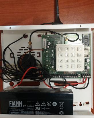 Combinatore GSM per allarme casa – SMS e chiamate
