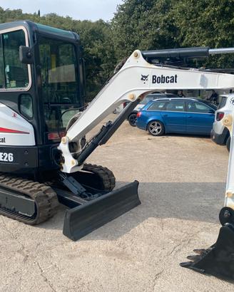 miniescavatore bobcat e26