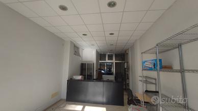 Locale garage commerciale