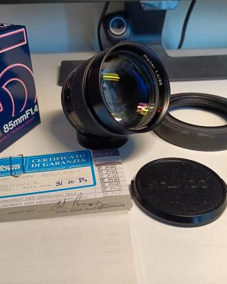 Contax Zeiss Planar T* 85 mm  f: 1.4