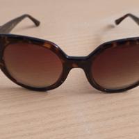 Occhiali da sole femminili Guess originali.