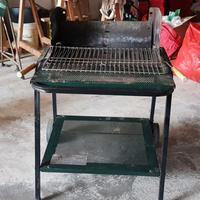 Barbecue a carbone con ruote