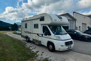 Camper mansardato