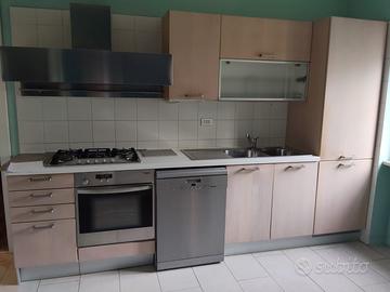Cucina lineare (elettrodomestici Miele) m 3,24