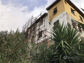 Immobile in asta di 67 m² con 3 locali a Avegno