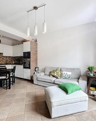 Cucina +divano+ sedie+puff