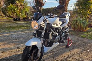 Moto Suzuki SV650 25kw