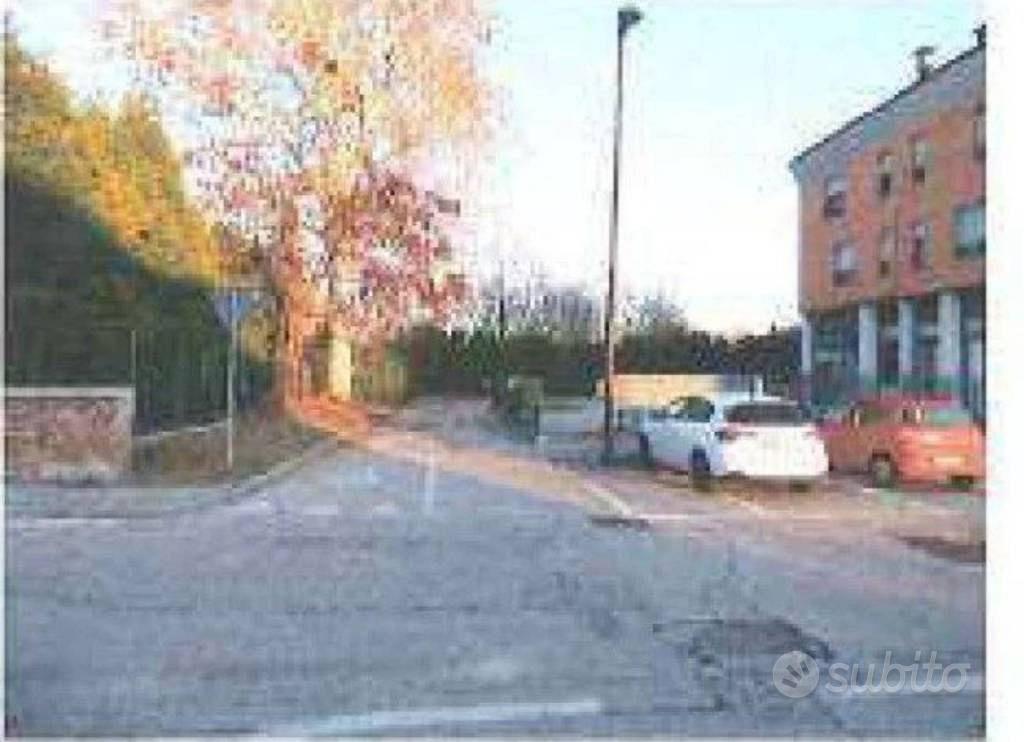 Immobile in asta di 37971 m² a Cento - Altro