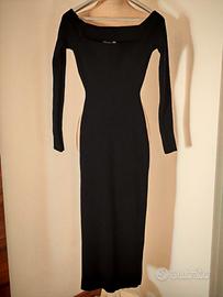 elegante abito lungo aderente nero con spalle scop