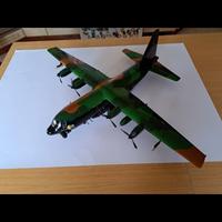 Modellini aerei e mezzi militari. 21 pezzi 