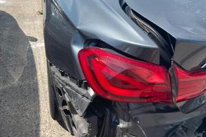 Bmw 420 disel coupe’ tanponata dietro