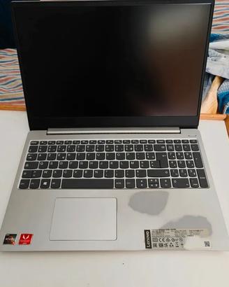 Lenovo Ideapad 330S Ryzen 5 12GB ram ssd Windows