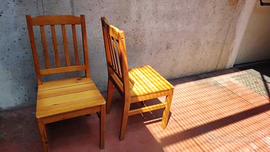 n. 4 sedie in legno massello 80 euro