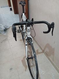 bici da corsa semi nuova come si vede