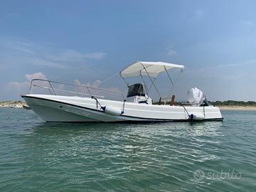 BOSTON WHALER OUTRAGE 21 (REFIT TOTALE)