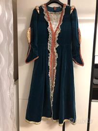 Costume / vestito di carnevale con parrucca