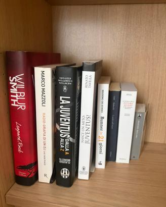 LIBRI: Lotto di 8 libri