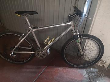 Muontain bike in alluminio