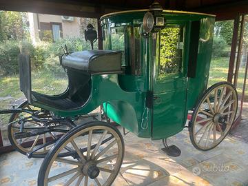 Carrozza Coupé (o Brougham) a vetri curvi