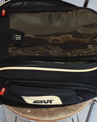 Givi modello XS307 con sistema di aggancio rapido