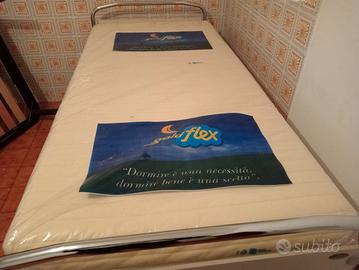 letto tipo ospedale .