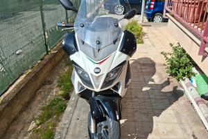 Aprilia Sr max 300