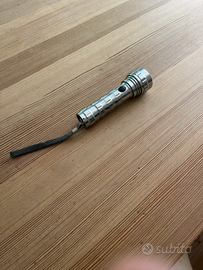 Torcia LED HiLIGHT Ultra 2100 – Potente e luminosa