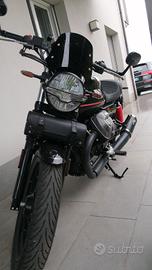 moto GUZZI  V7 STONE