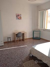 Camera matrimoniale per studentessa niente caparra