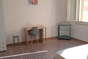 Camera matrimoniale per studentessa niente caparra