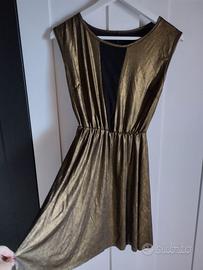 Vestito morbido color oro