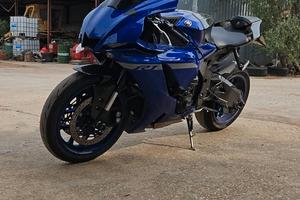 Yamaha r1