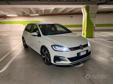 Volkswagen Golf GTI 7.5 Performance 2.0 TSI DSG