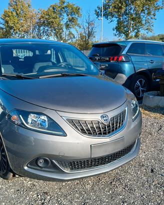Lancia Ypsilon 1.0 FireFly S&S Hybrid Ecochic Silv