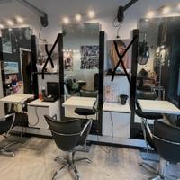 ARREDAMENTO COMPLETO PER PARRUCCHIERE/BARBIERE