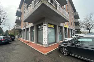 NEGOZIO A REGGIO NELL'EMILIA