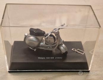 Vespa 150 GS 1955 – Modellino 1:32 New Ray in teca