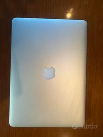 MacBook air 13” apple (2017)-intel i5, 8 GB RAM
