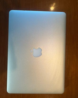 MacBook air 13” apple (2017)-intel i5, 8 GB RAM