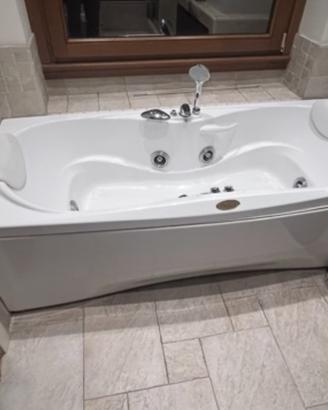 Vasca idromassaggio Jacuzzi da interno funzionante