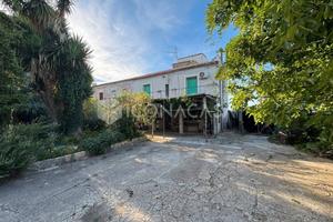 Soluzione indipendente con terreno a Casalbordino