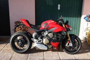 Ducati Streetfighter V4S