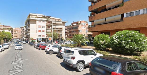 SINGOLA in zona SAPIENZA con BALCONE