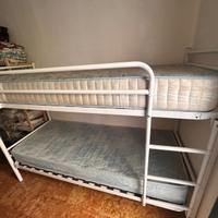 Letto a castello con materassi