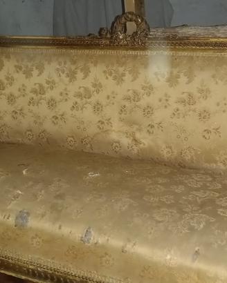 divanetto stile veneziano con 3 sedie