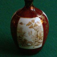 Vaso d'epoca fine porc. ingl CROWN Devon firmato