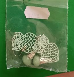 Bigiotteria : orecchini girocollo braccialetti 