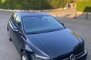Polo Wolkswagen nera