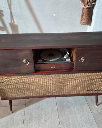 vintage mobile radio e giradischi 