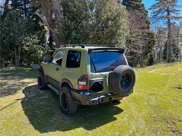 Mitsubishi Pajero V60